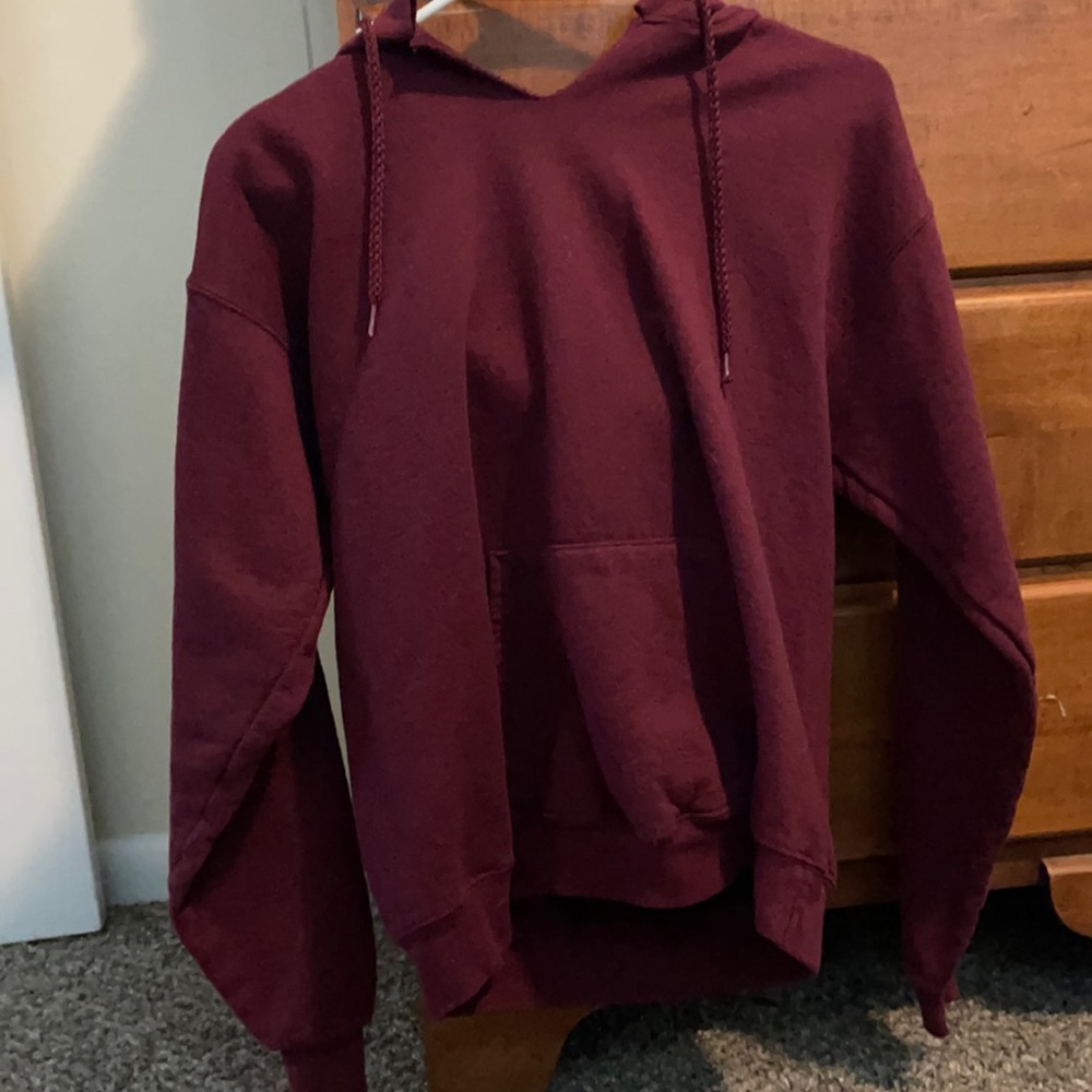 Burgundy Hanes Hoodie. Size: Medium